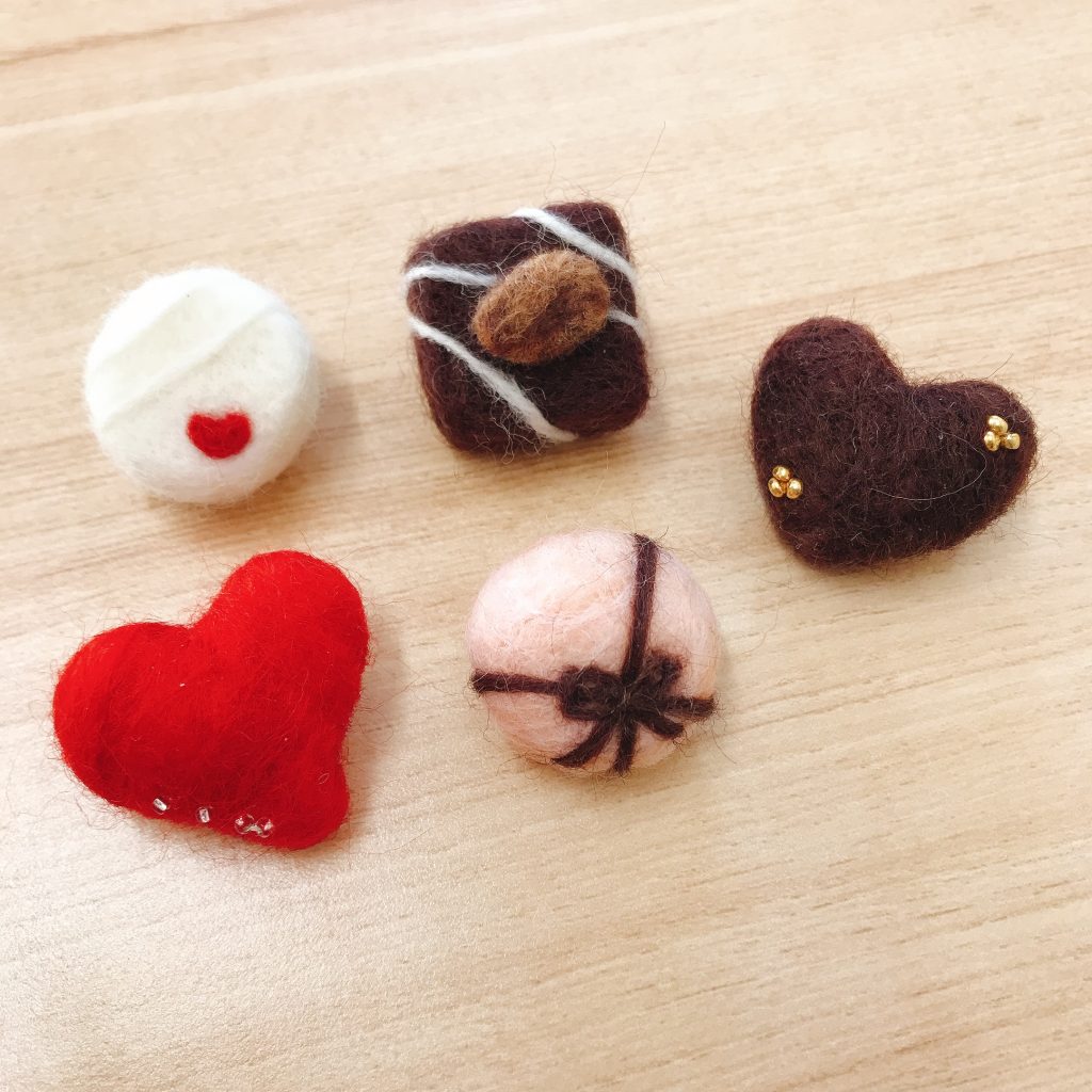 バレンタインチョコレートブローチ
