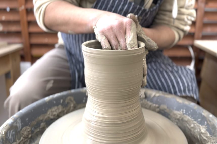 陶芸の制作の様子🎥 | 就労継続支援B型ミライク・カラ