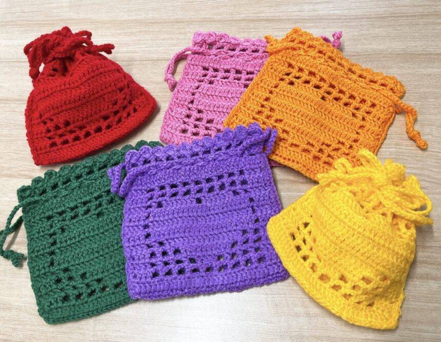 ハートの透かし巾着